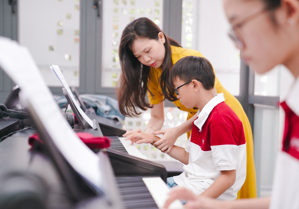 Học đàn piano dễ hay khó